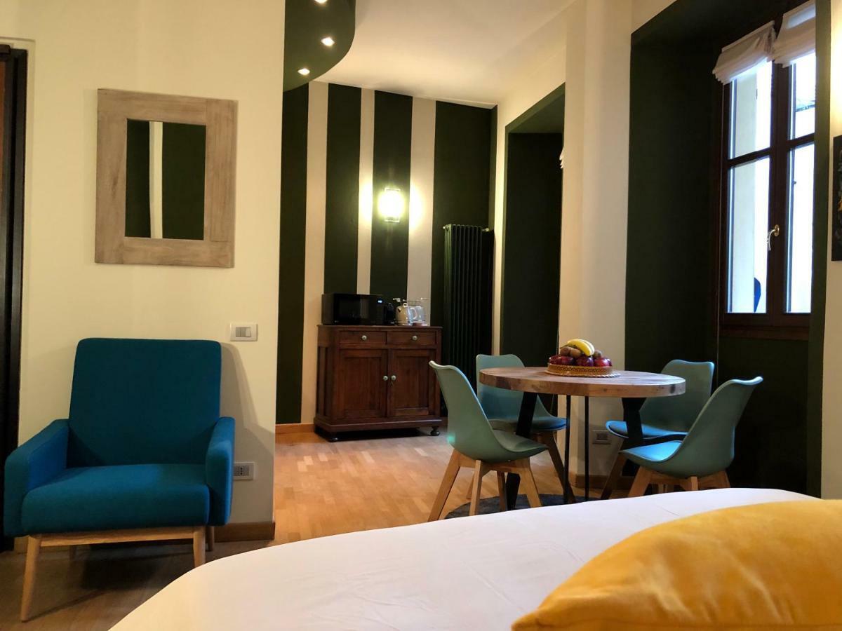 La Via Degli Artisti Apartment Arona Bagian luar foto