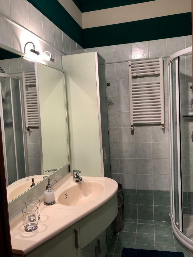La Via Degli Artisti Apartment Arona Bagian luar foto