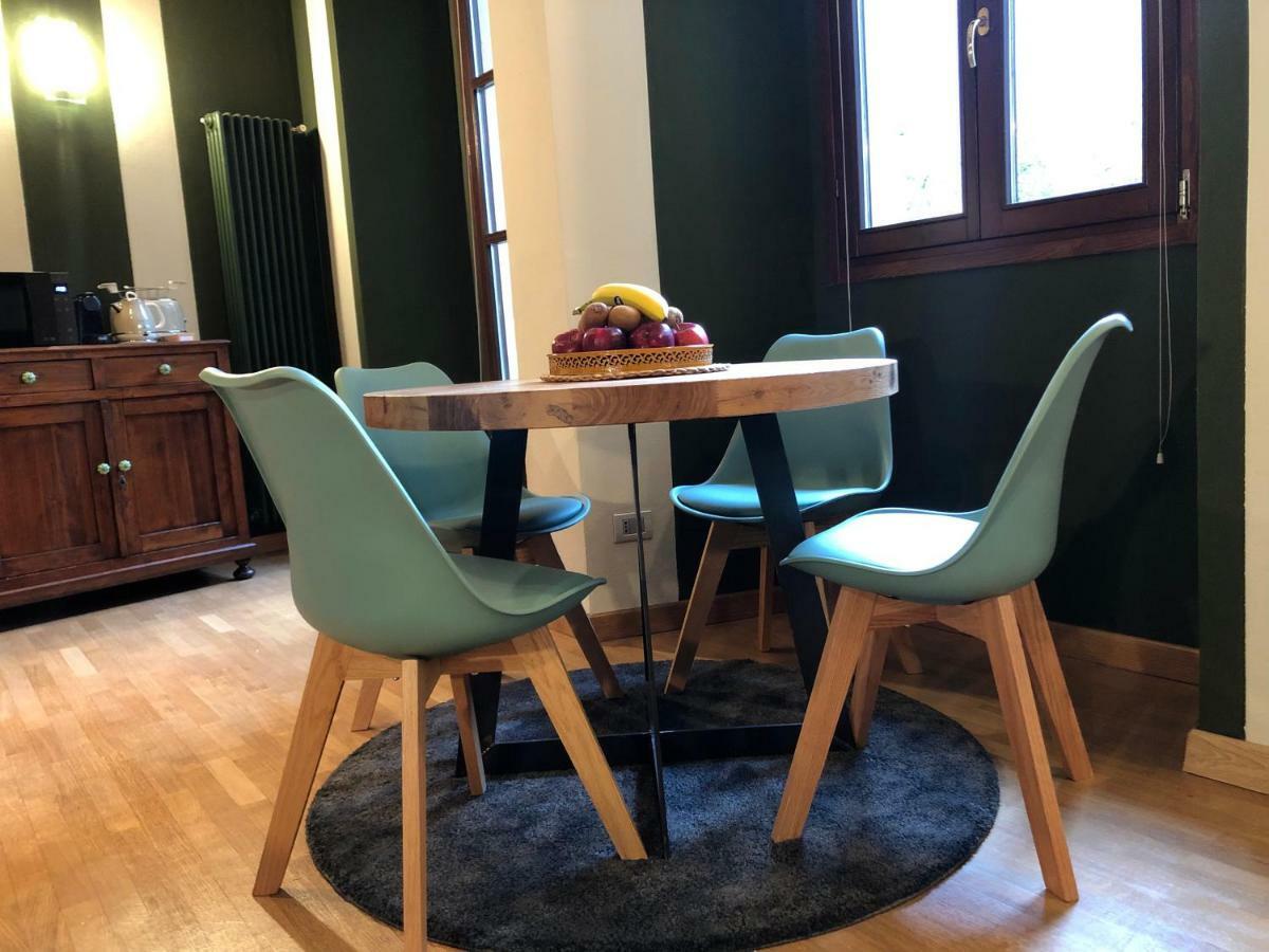 La Via Degli Artisti Apartment Arona Bagian luar foto
