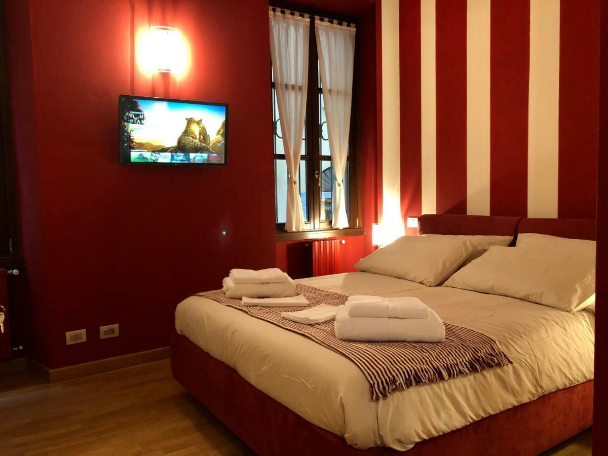 La Via Degli Artisti Apartment Arona Bagian luar foto