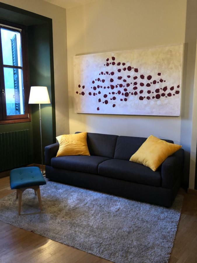 La Via Degli Artisti Apartment Arona Bagian luar foto