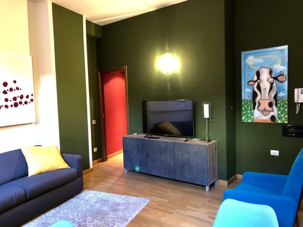La Via Degli Artisti Apartment Arona Bagian luar foto