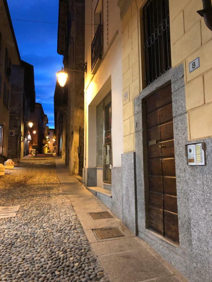 La Via Degli Artisti Apartment Arona Bagian luar foto