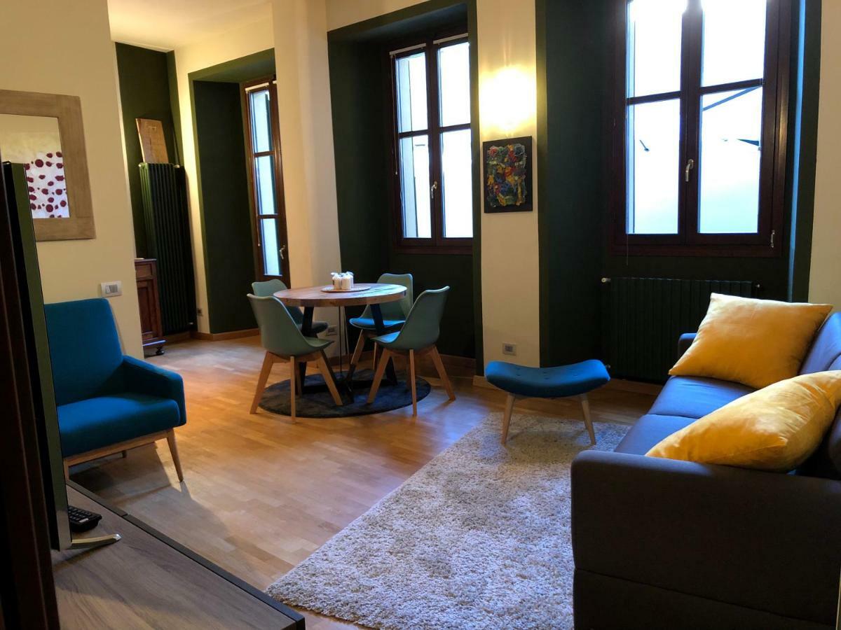 La Via Degli Artisti Apartment Arona Bagian luar foto