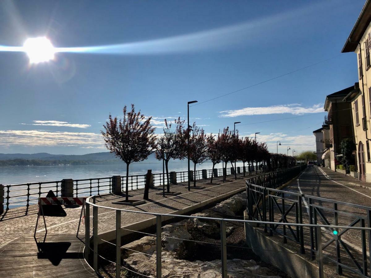 La Via Degli Artisti Apartment Arona Bagian luar foto